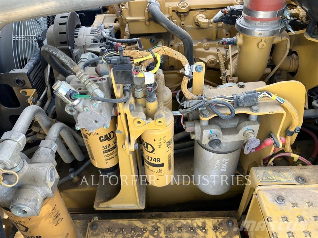 CAT 730C アーティキュレート式ダンプトラック