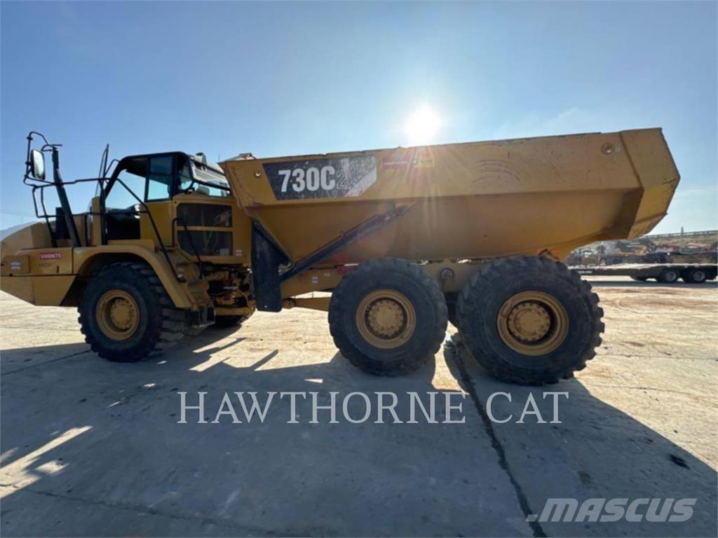 CAT 730C2 アーティキュレート式ダンプトラック