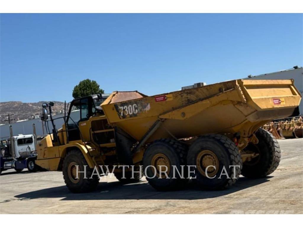 CAT 730C2 アーティキュレート式ダンプトラック