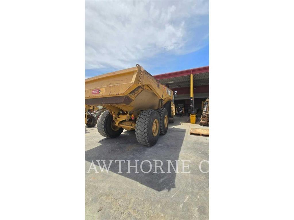 CAT 730C2 アーティキュレート式ダンプトラック