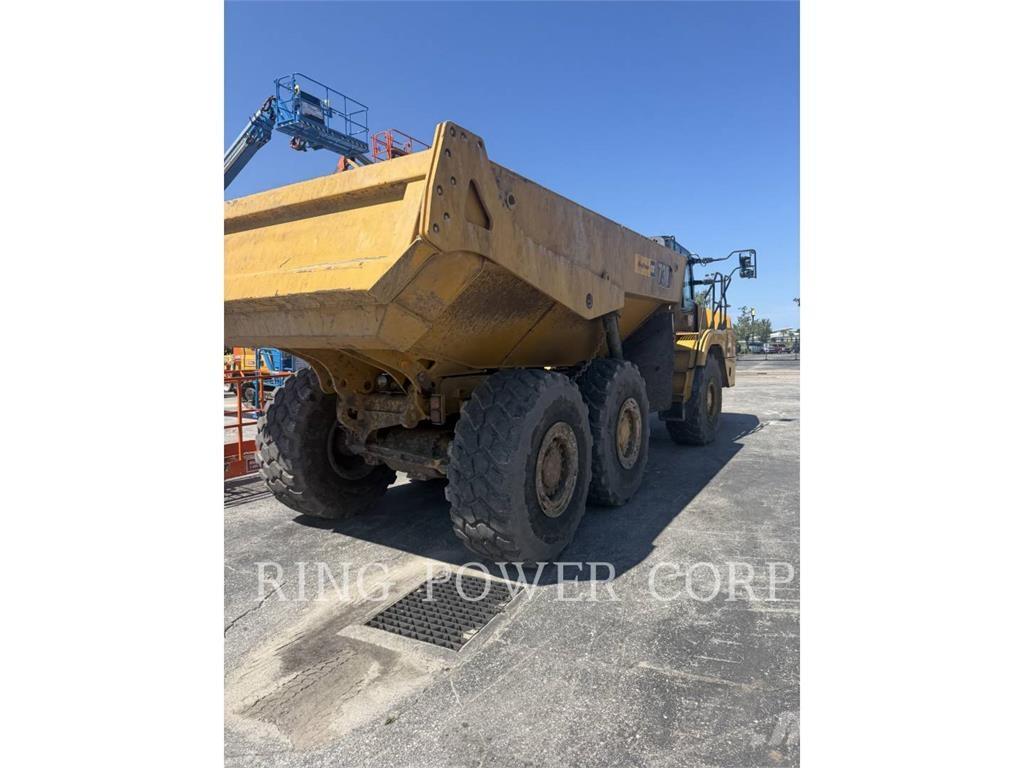 CAT 730TG アーティキュレート式ダンプトラック