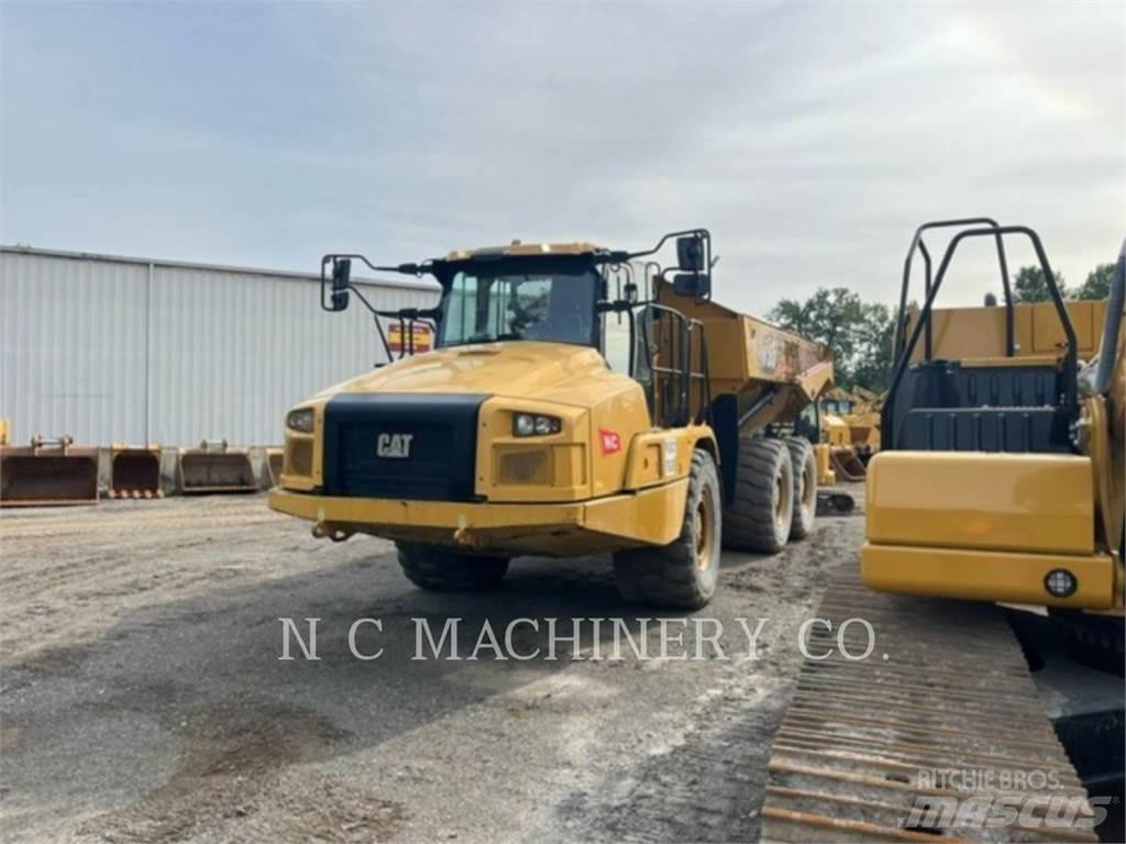 CAT 735 ダンプ