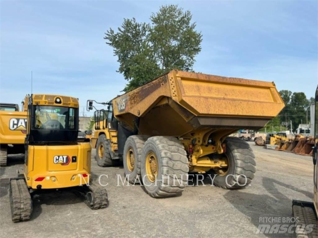 CAT 735 ダンプ