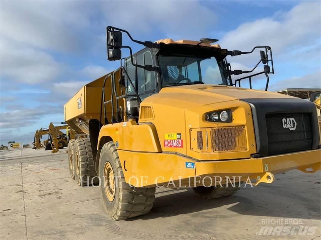 CAT 735 アーティキュレート式ダンプトラック