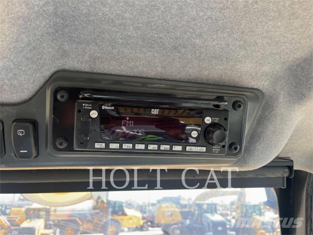 CAT 735 アーティキュレート式ダンプトラック
