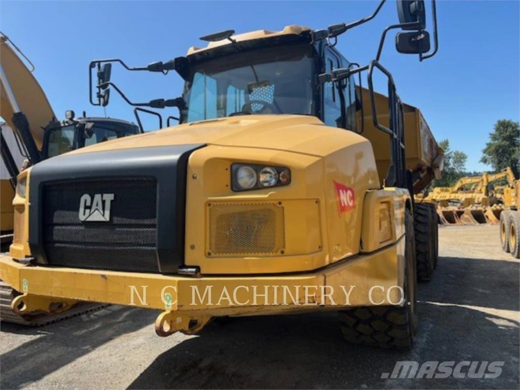 CAT 735 アーティキュレート式ダンプトラック