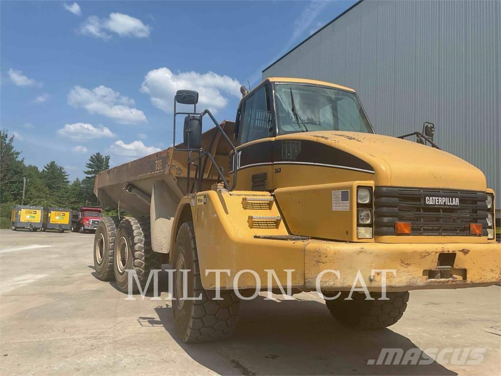 CAT 735 アーティキュレート式ダンプトラック