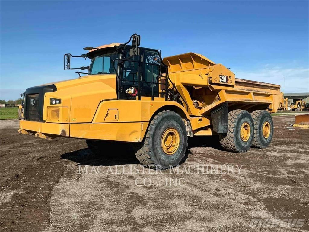 CAT 740 4EJ アーティキュレート式ダンプトラック