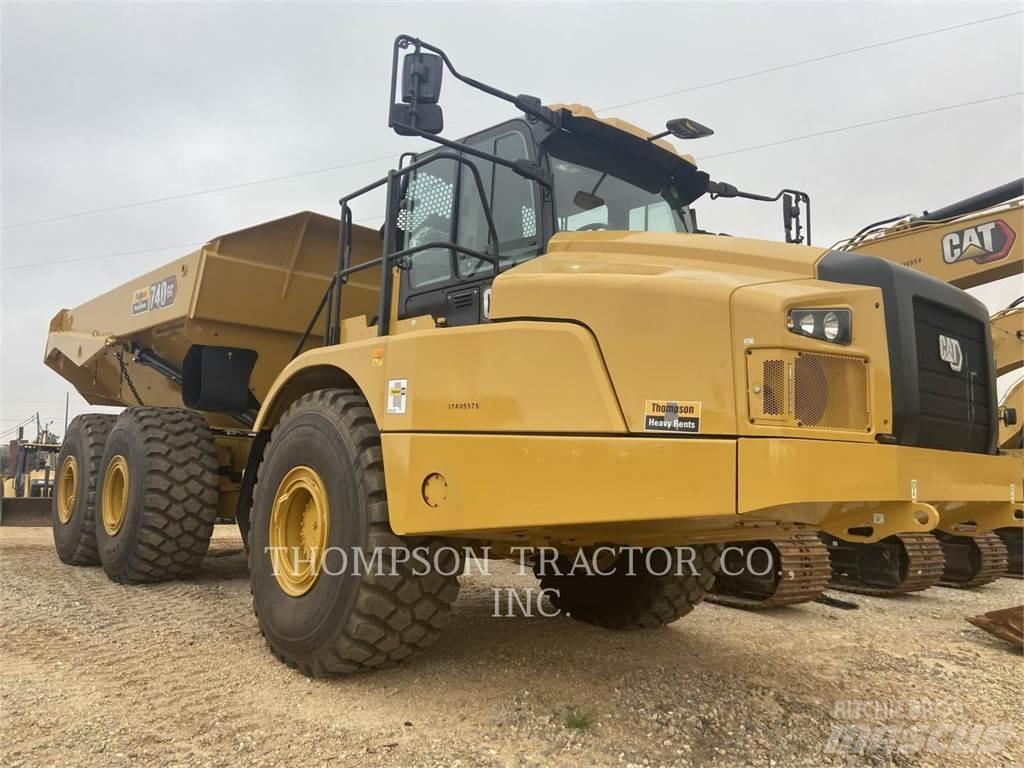 CAT 740 GC アーティキュレート式ダンプトラック
