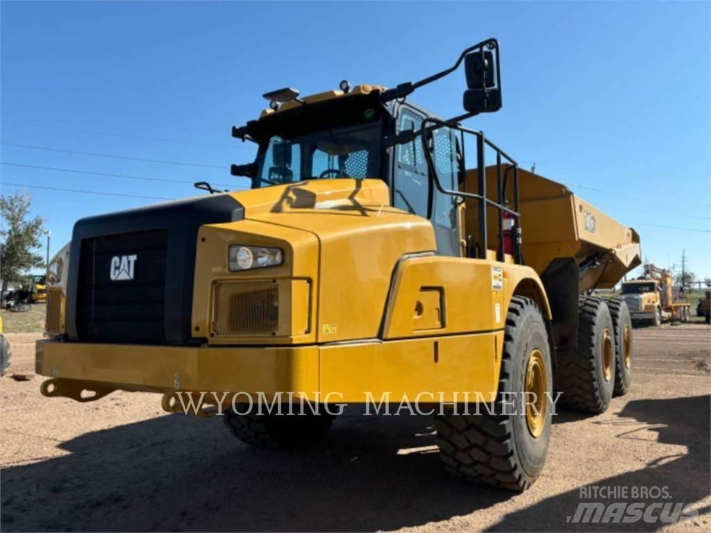 CAT 740 GC アーティキュレート式ダンプトラック