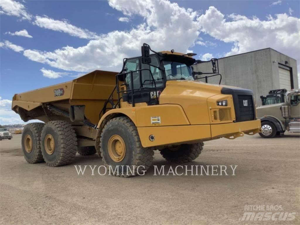 CAT 740 GC アーティキュレート式ダンプトラック