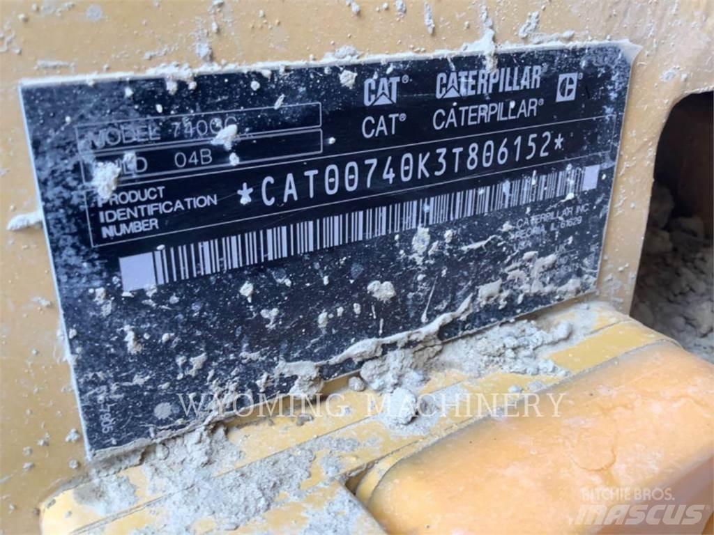 CAT 740 GC アーティキュレート式ダンプトラック