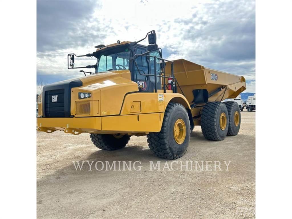 CAT 740 GC アーティキュレート式ダンプトラック