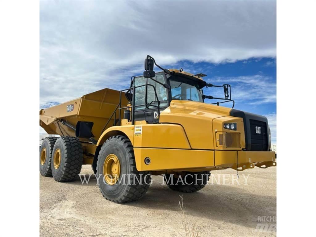 CAT 740 GC アーティキュレート式ダンプトラック