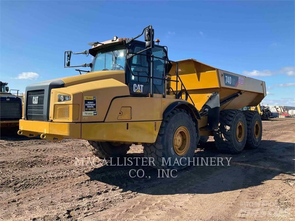CAT 740 GC アーティキュレート式ダンプトラック