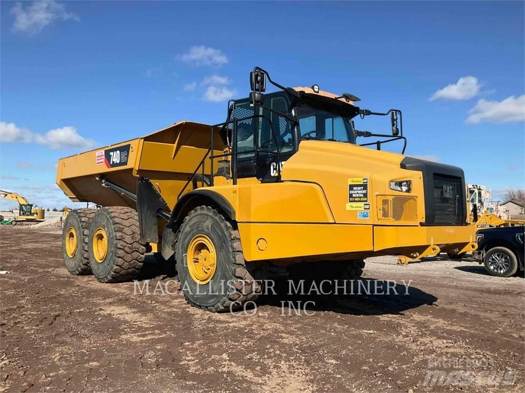 CAT 740 GC アーティキュレート式ダンプトラック