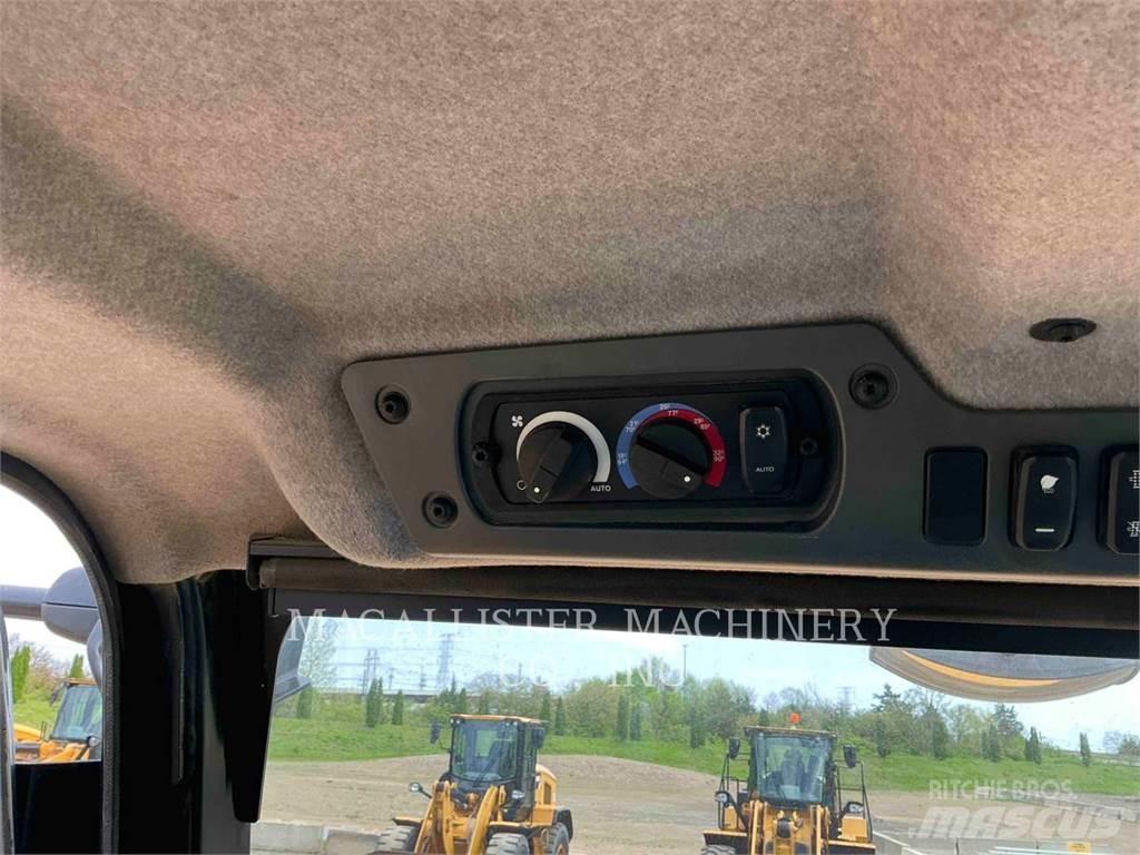 CAT 740 GC アーティキュレート式ダンプトラック