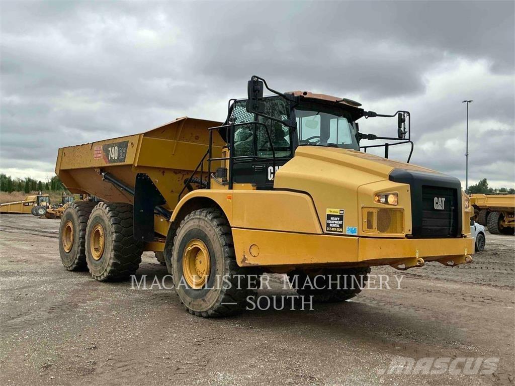 CAT 740 GC アーティキュレート式ダンプトラック