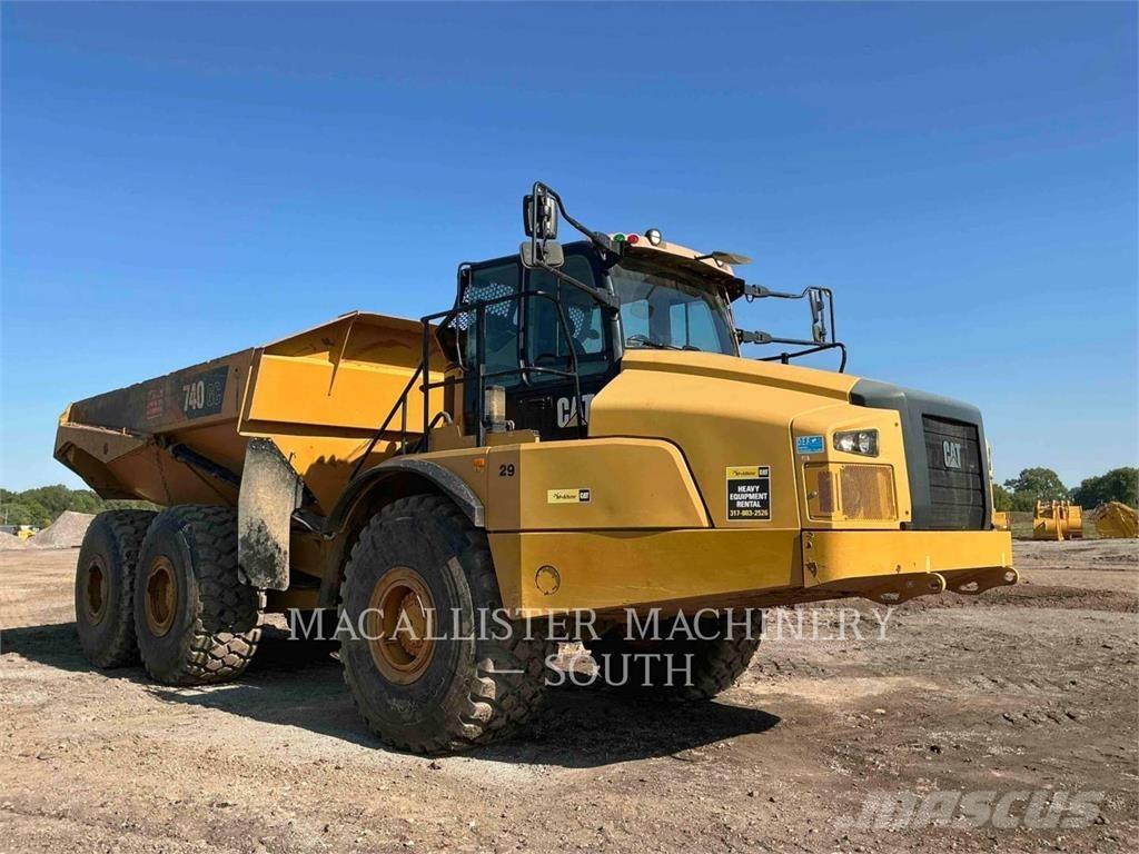 CAT 740 GC アーティキュレート式ダンプトラック