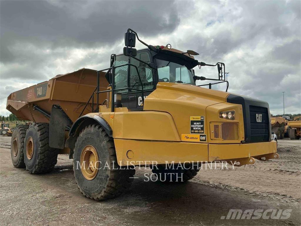 CAT 740 GC アーティキュレート式ダンプトラック