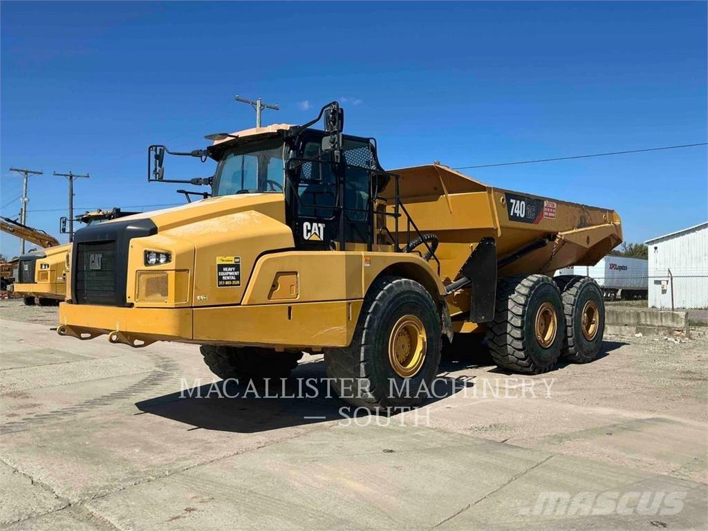 CAT 740 GC アーティキュレート式ダンプトラック