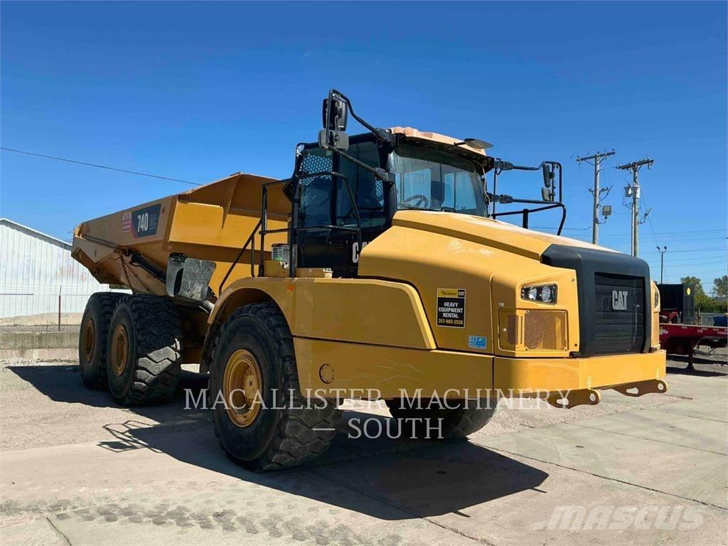 CAT 740 GC アーティキュレート式ダンプトラック