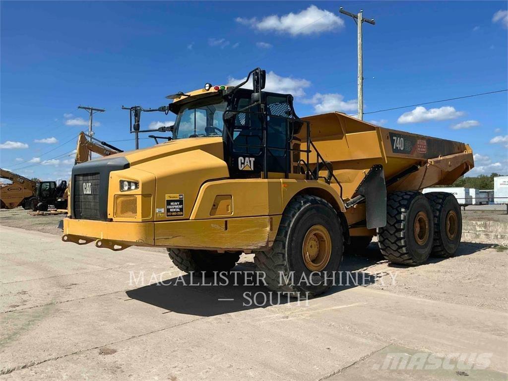 CAT 740 GC アーティキュレート式ダンプトラック
