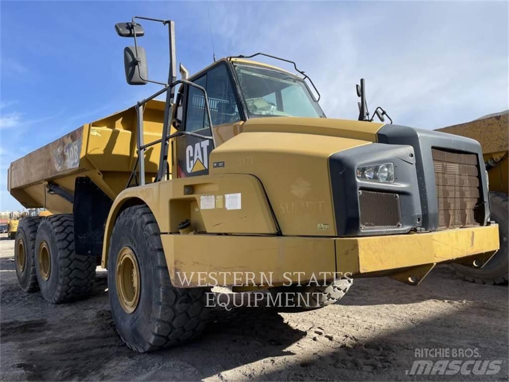 CAT 740B アーティキュレート式ダンプトラック