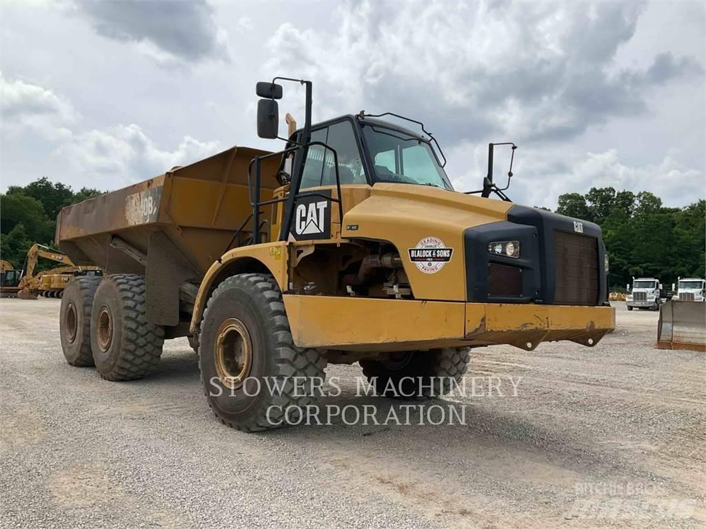 CAT 740B アーティキュレート式ダンプトラック