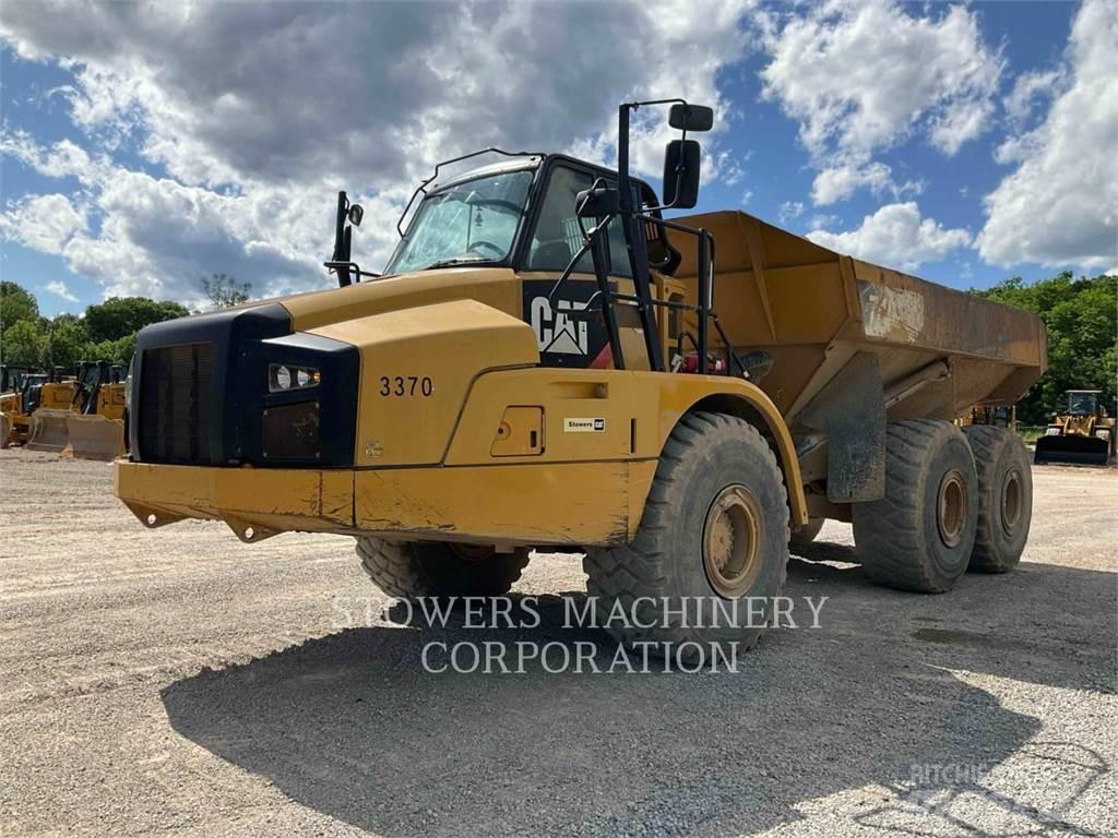 CAT 740B アーティキュレート式ダンプトラック
