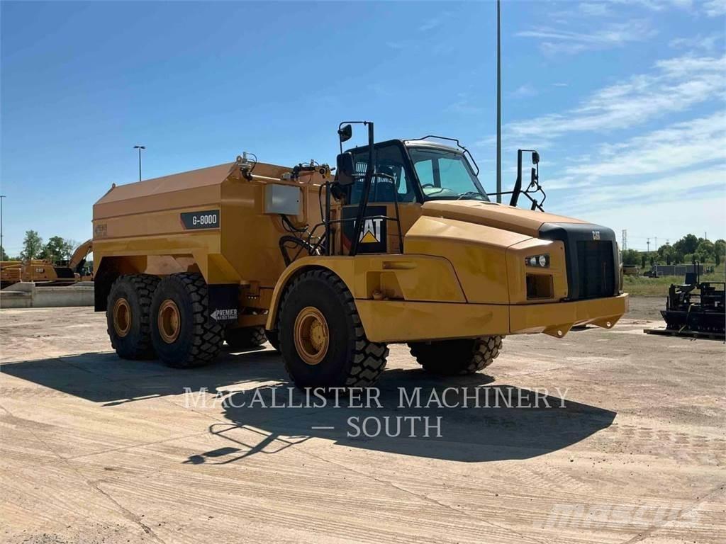 CAT 740B アーティキュレート式ダンプトラック