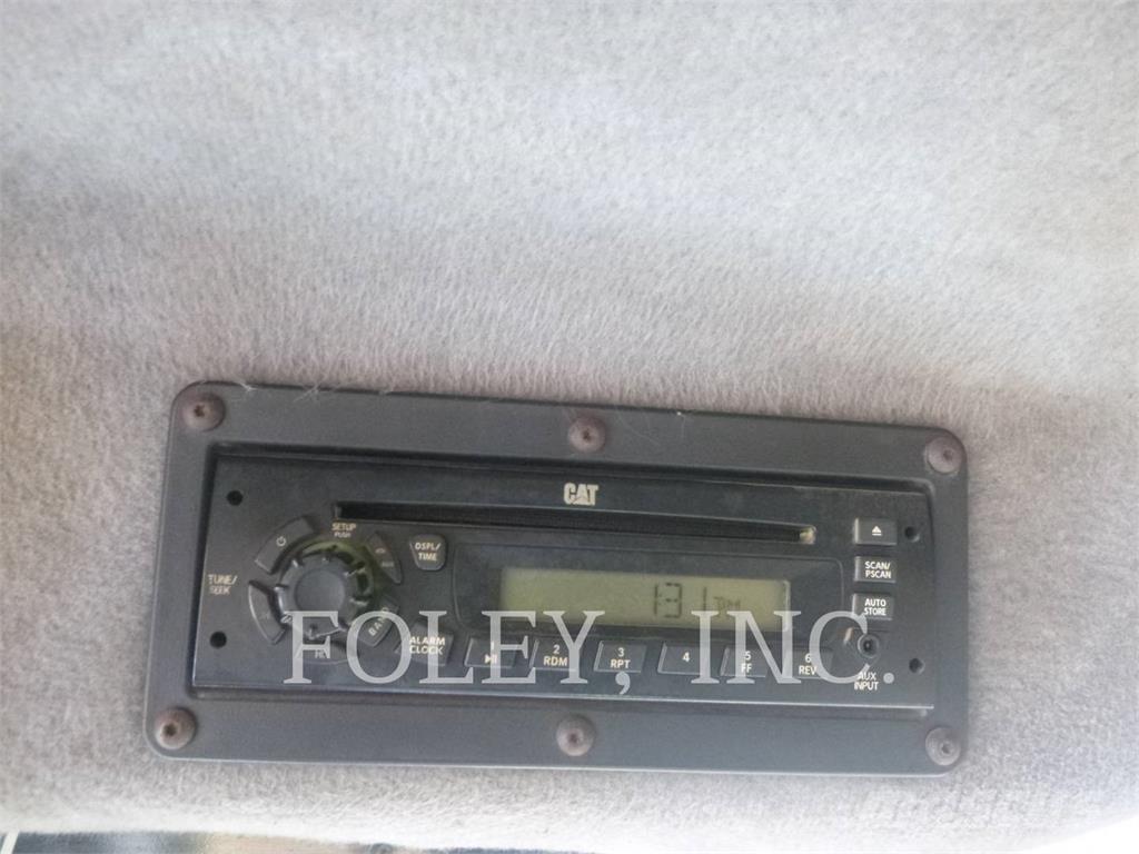 CAT 740B アーティキュレート式ダンプトラック