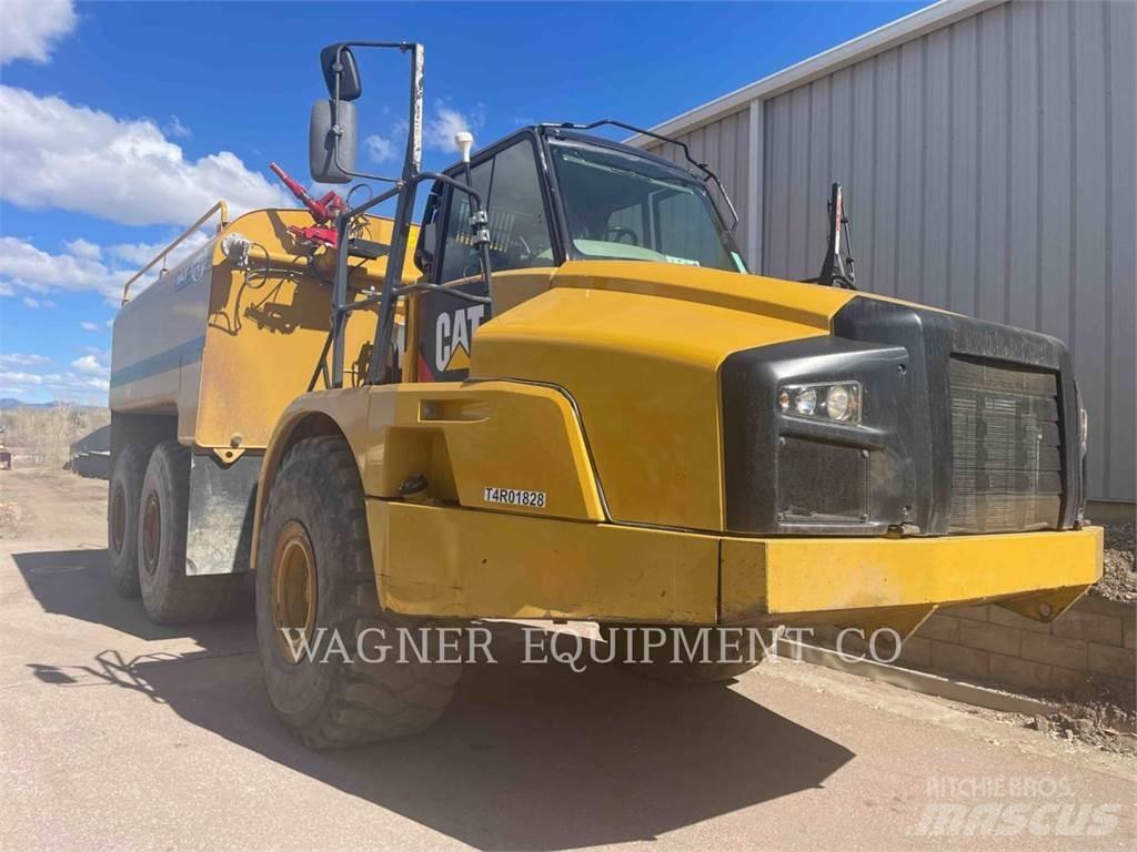 CAT 740B WT 給水車