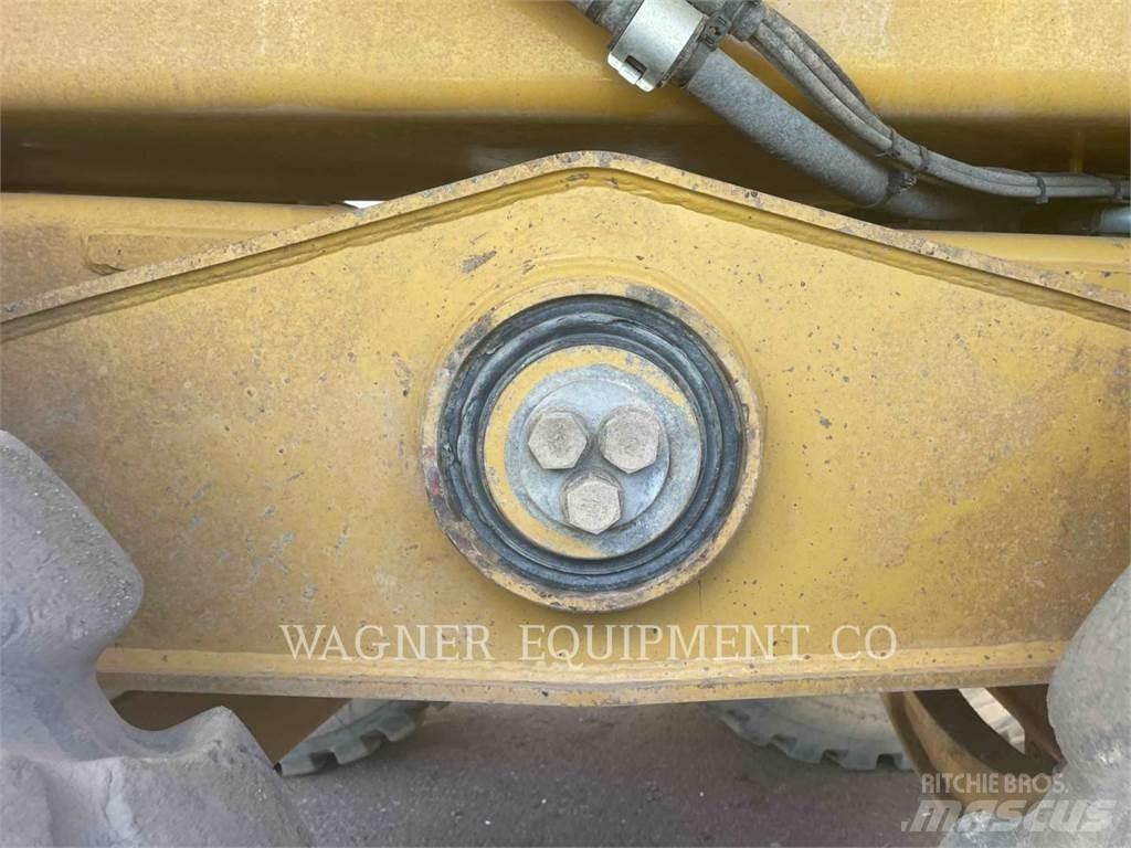 CAT 740B WT 給水車