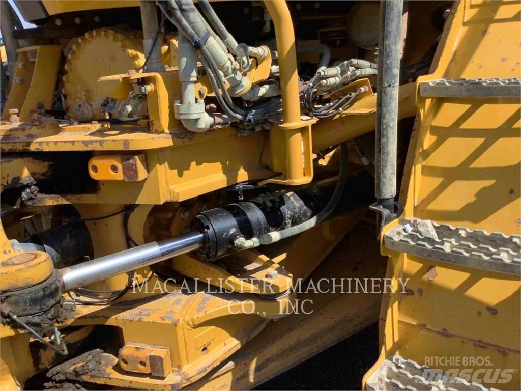 CAT 740GC アーティキュレート式ダンプトラック