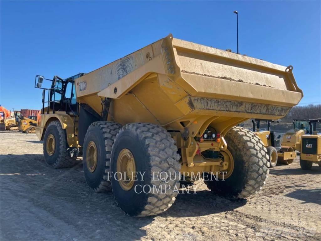 CAT 740GC-04 アーティキュレート式ダンプトラック