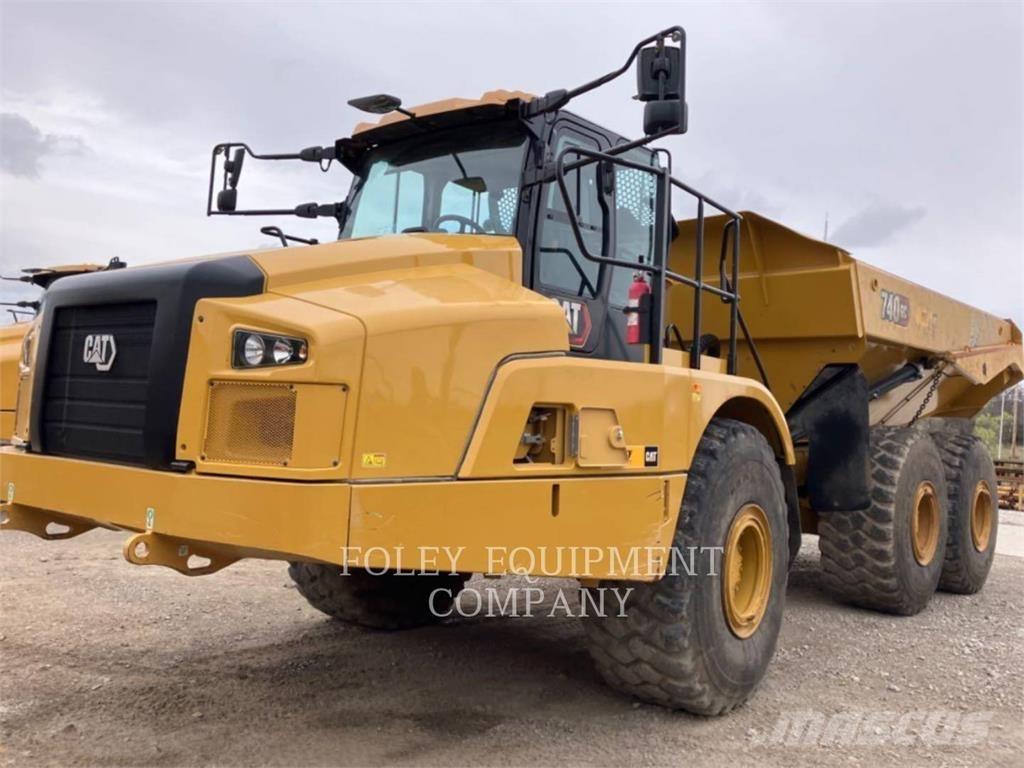 CAT 740GC-04 アーティキュレート式ダンプトラック