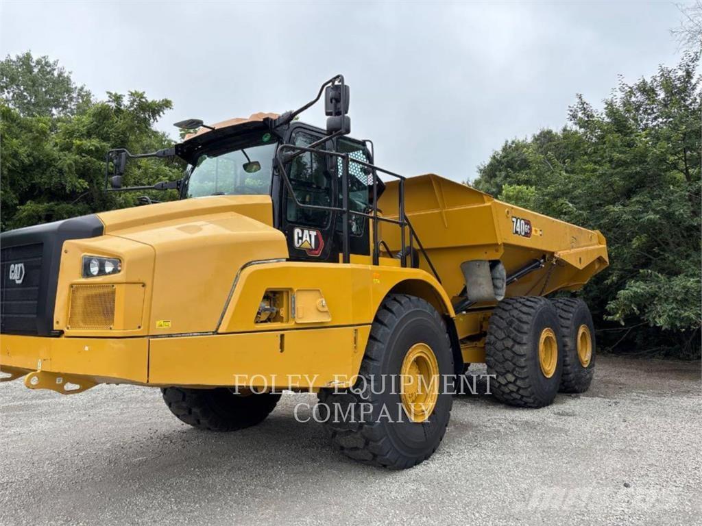 CAT 740GC-04 アーティキュレート式ダンプトラック