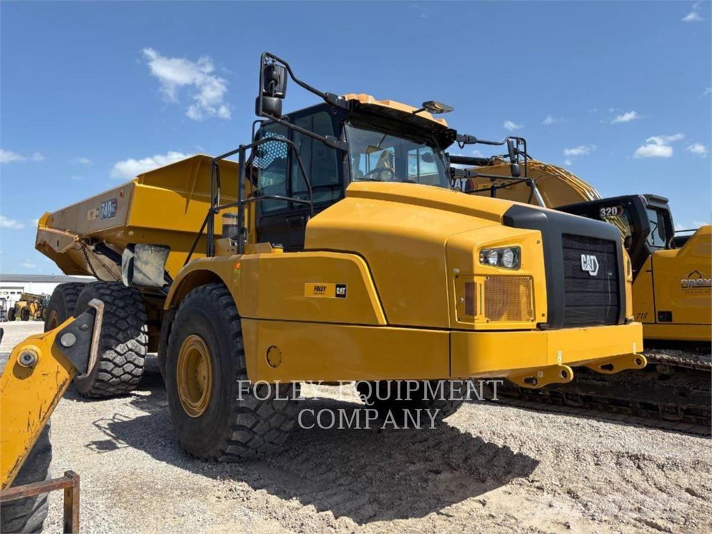 CAT 740GC-04 アーティキュレート式ダンプトラック