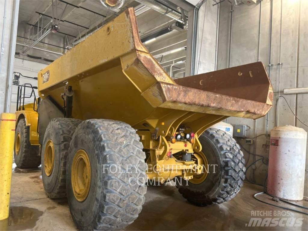 CAT 740GC-04 アーティキュレート式ダンプトラック