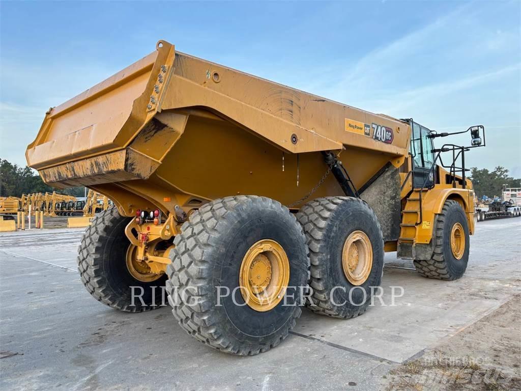 CAT 740GCTG アーティキュレート式ダンプトラック