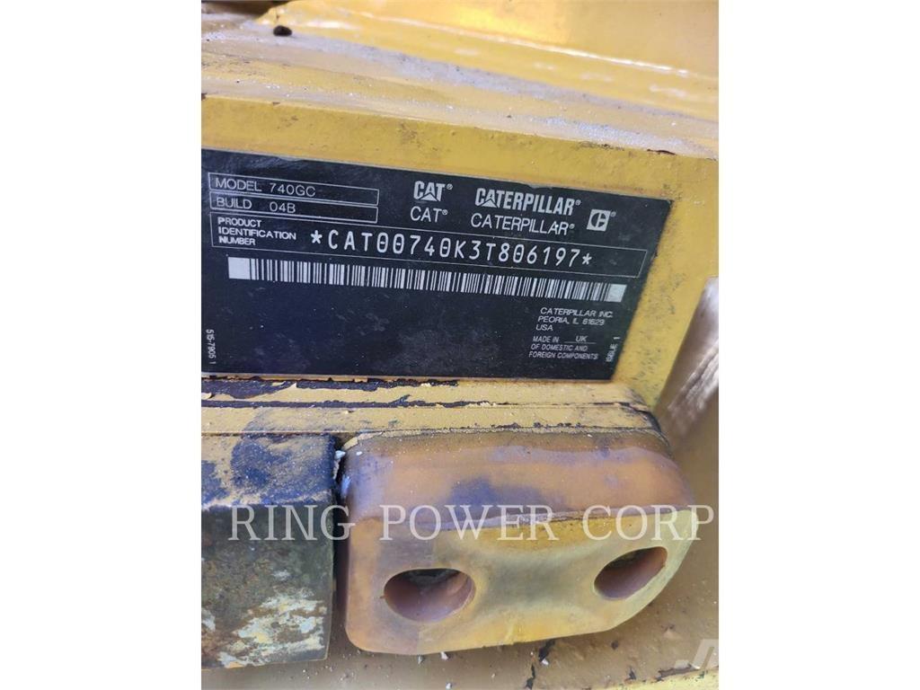 CAT 740GCTG アーティキュレート式ダンプトラック