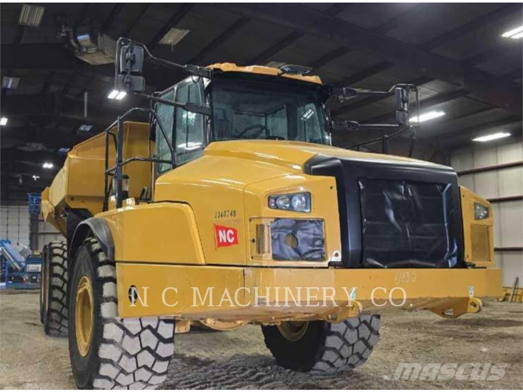 CAT 745 アーティキュレート式ダンプトラック