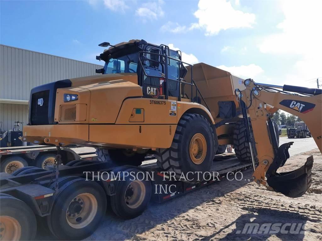 CAT 745 アーティキュレート式ダンプトラック