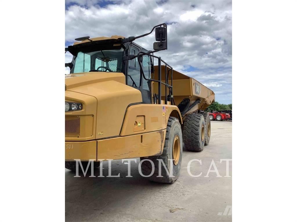 CAT 745 アーティキュレート式ダンプトラック