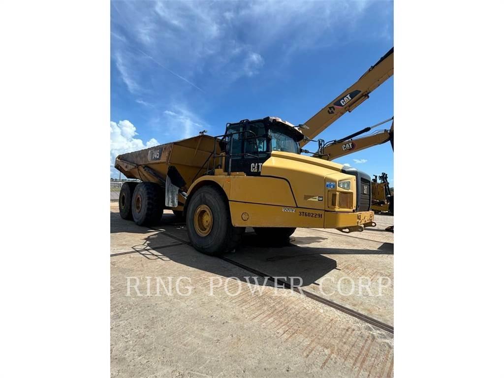CAT 745 アーティキュレート式ダンプトラック
