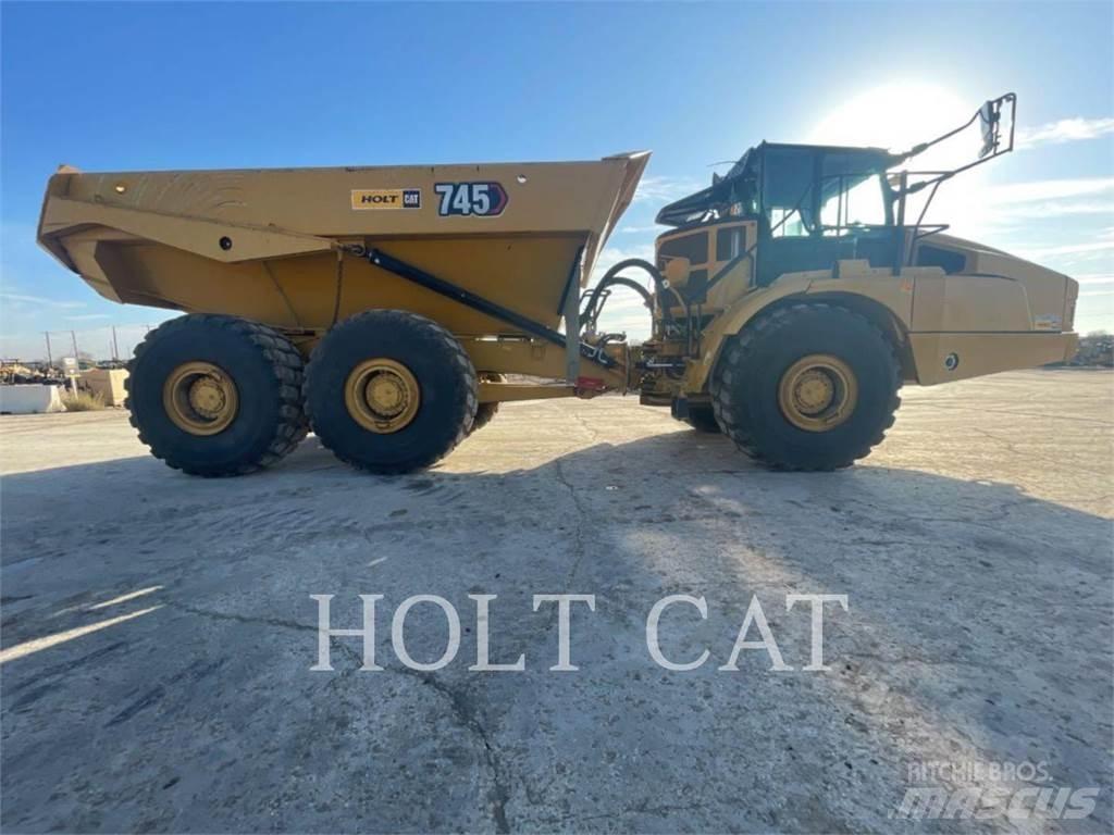 CAT 745 アーティキュレート式ダンプトラック