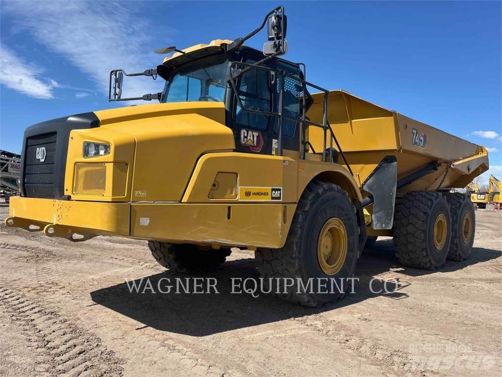 CAT 745 アーティキュレート式ダンプトラック