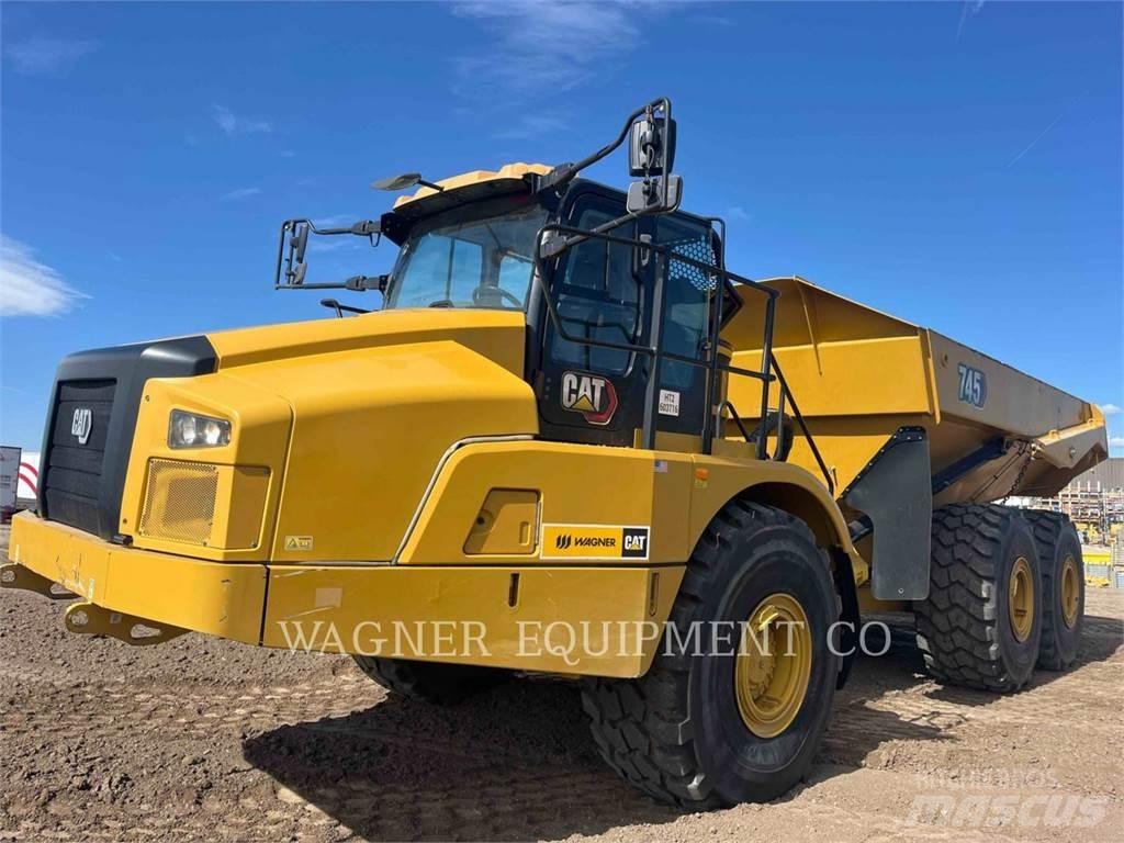 CAT 745 アーティキュレート式ダンプトラック