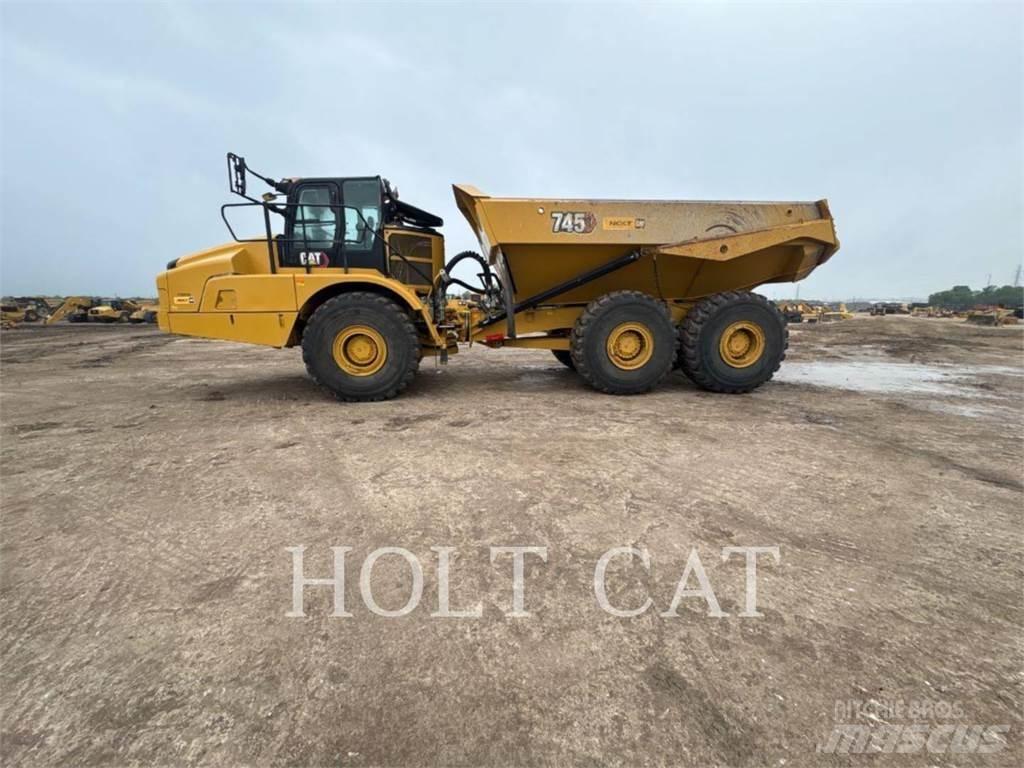 CAT 745 アーティキュレート式ダンプトラック